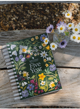 The Beth Chatto Five Year Diary