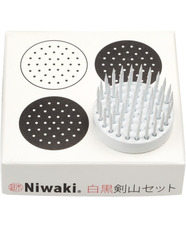 Niwaki Black and White Kenzan Set